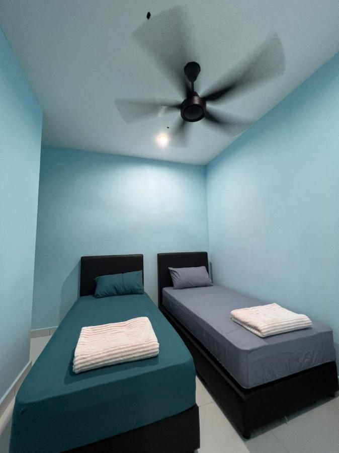 Faiz Homestay Kuching Extérieur photo